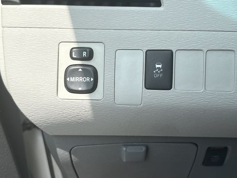 Used 2011 Toyota Sienna SE w/ Preferred Pkg FWD image 20