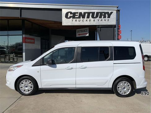 Used 2016 Ford Transit Connect XLT image 4