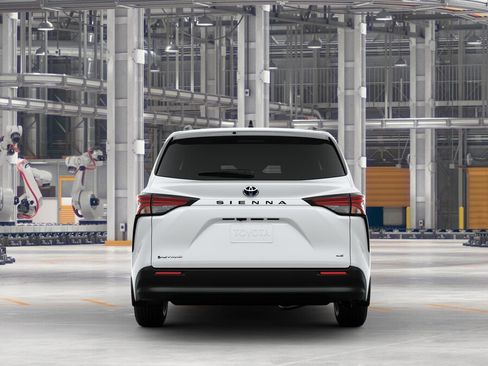 New 2025 Toyota Sienna LE image 8