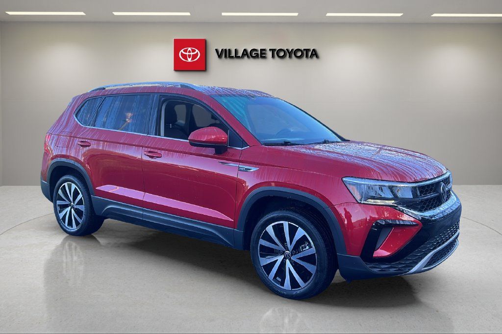 Used 2022 Volkswagen Taos SE FWD image 7