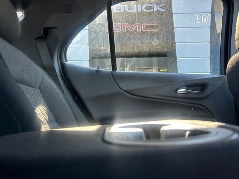 Used 2024 Chevrolet Equinox LT AWD/4WD image 38