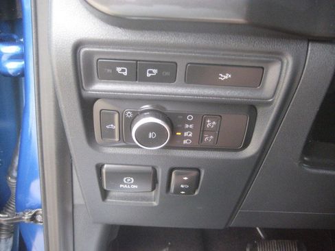 Used 2022 Ford F150 XLT w/ Equipment Group 302A High AWD/4WD image 17