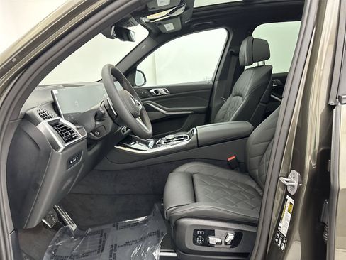 New 2026 BMW X5 xDrive40i w/ M Sport Package AWD/4WD image 25