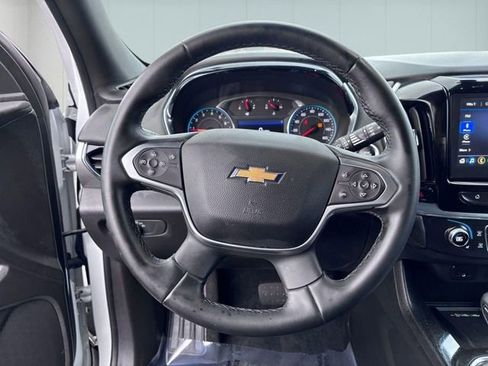 Used 2023 Chevrolet Traverse LT image 16