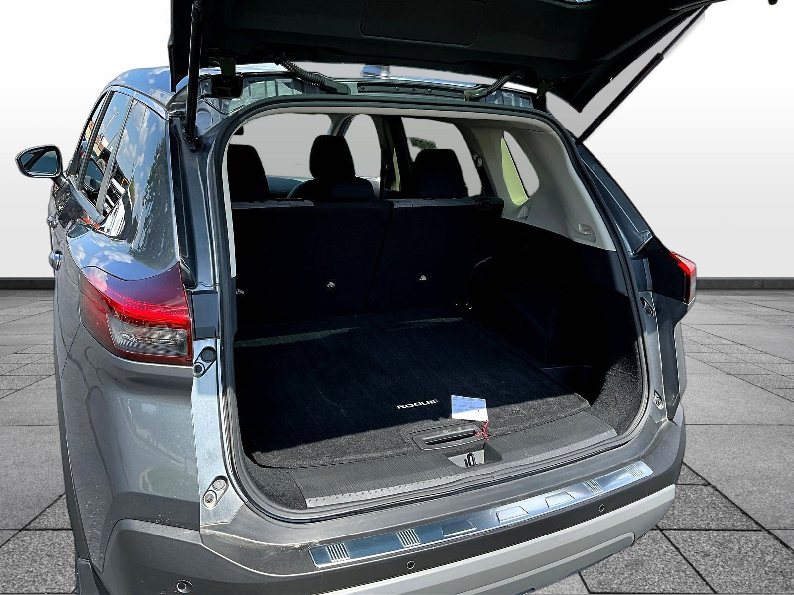 Certified 2023 Nissan Rogue SV AWD/4WD image 9