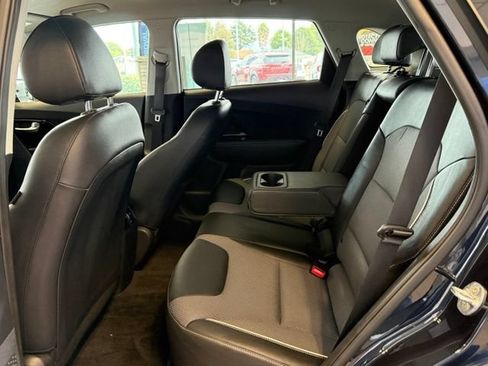 Used 2022 Kia Niro EX FWD image 21