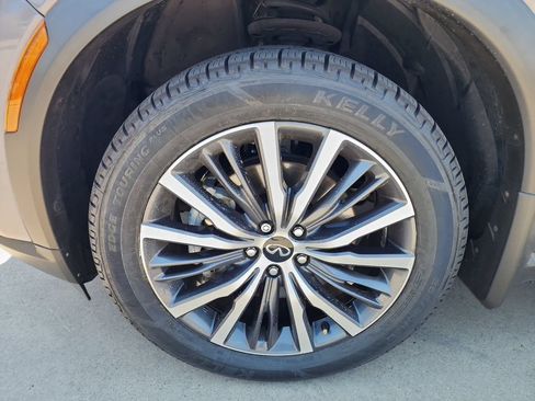 Used 2023 INFINITI QX60 Sensory w/ Vision Package FWD image 10