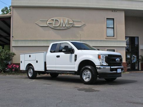 Used 2022 Ford F250 XL w/ Power Equipment Group image 5