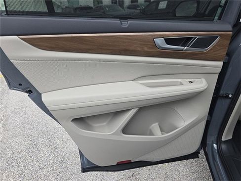 New 2026 Volkswagen Atlas SE image 11