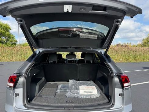 New 2026 Volkswagen Atlas Cross Sport SEL image 15