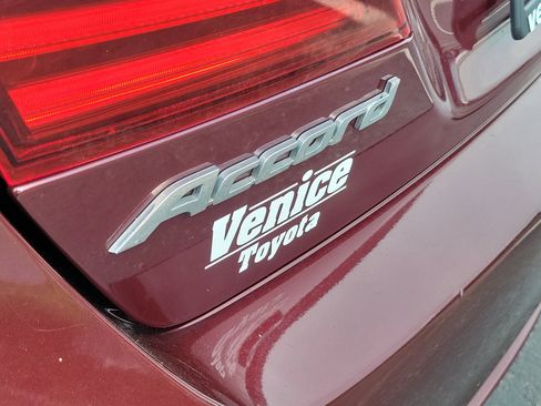 Used 2017 Honda Accord EX image 29
