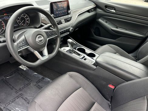 Used 2024 Nissan Altima 2.5 SV AWD/4WD image 12