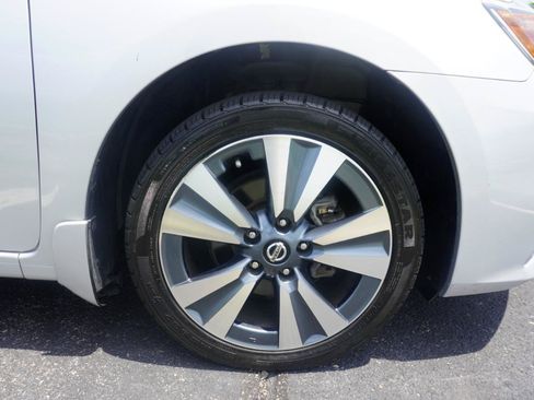 Used 2019 Nissan Sentra SV w/ Special Edition Package FWD image 39