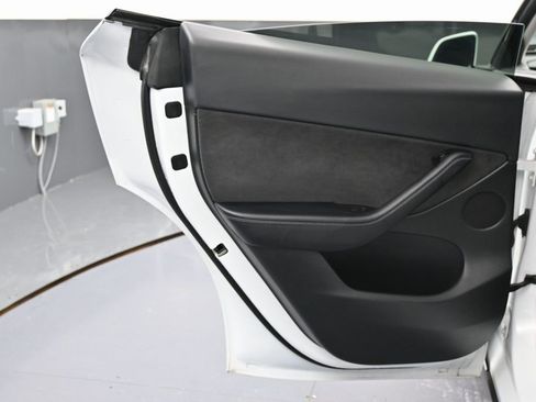 Used 2022 Tesla Model Y Performance image 42