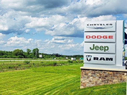 Used 2020 Jeep Grand Cherokee Trailhawk w/ Trailhawk Luxury Group AWD/4WD image 24