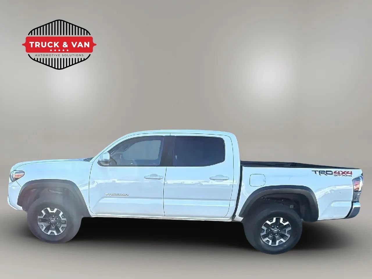 Used 2020 Toyota Tacoma TRD Off-Road AWD/4WD image 3