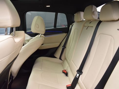 Used 2025 BMW X4 xDrive30i image 8