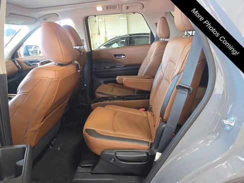 Used 2023 Nissan Pathfinder Platinum AWD/4WD image 7
