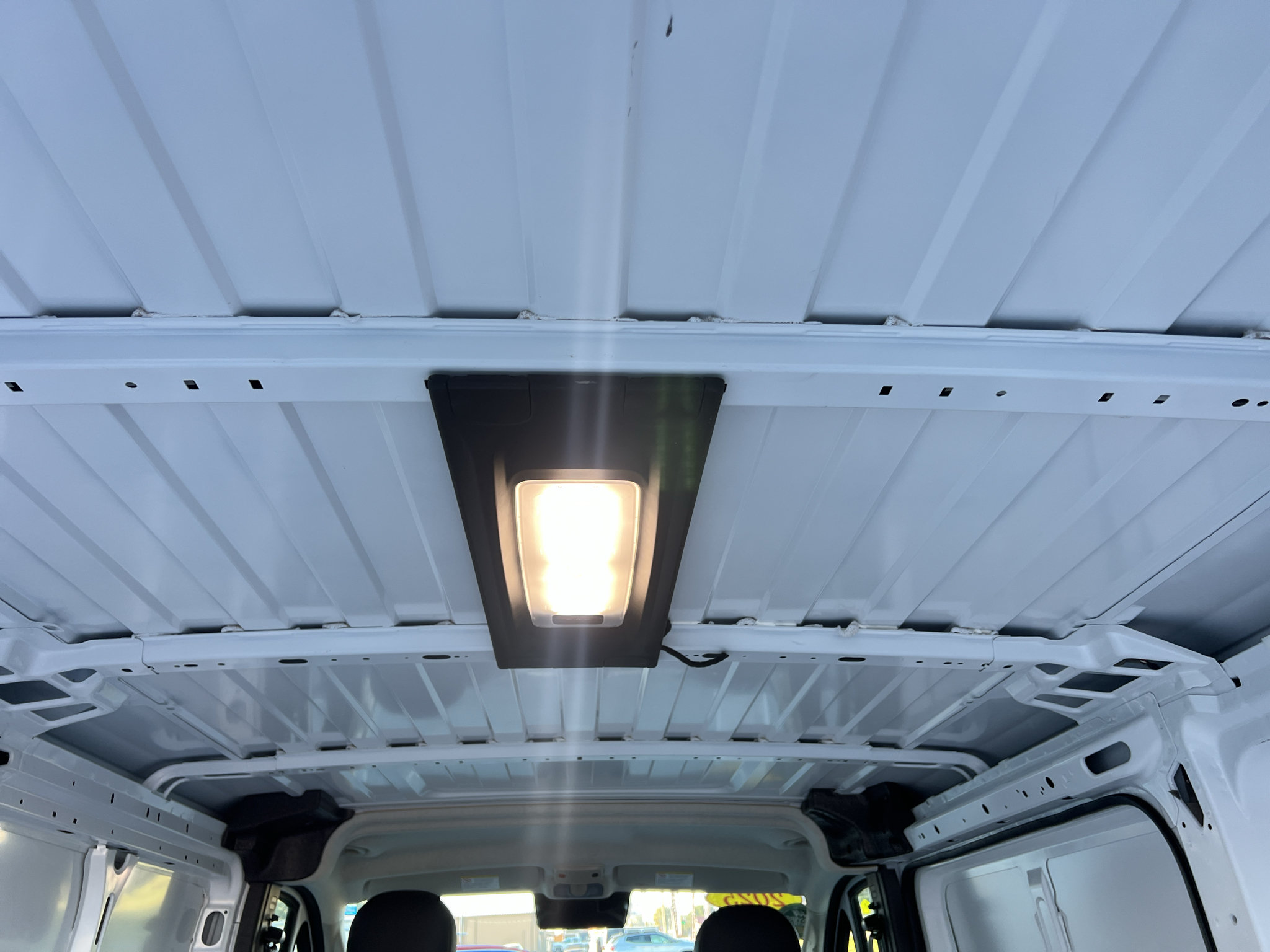 Used 2025 RAM ProMaster 2500 w/ Convenience Group FWD image 18