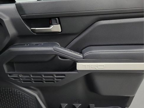 Used 2024 Toyota Tacoma TRD Off-Road image 16