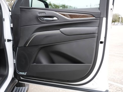 Certified 2024 Cadillac Escalade ESV Sport Platinum w/ LPO, ONYX Package image 29