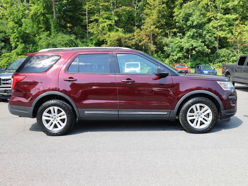 Certified 2018 Ford Explorer XLT AWD/4WD image 7