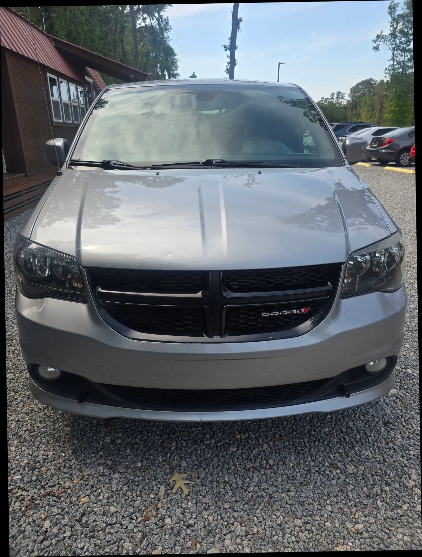 Used 2019 Dodge Grand Caravan SE FWD image 2