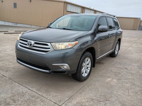 Used 2012 Toyota Highlander FWD image 8