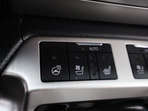 Used 2020 Toyota Land Cruiser image 61