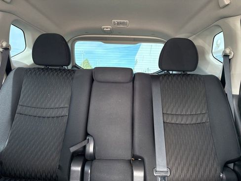 Used 2017 Nissan Rogue S AWD/4WD image 9