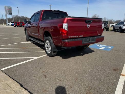 Used 2017 Nissan Titan SV image 8