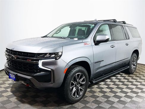 Used 2022 Chevrolet Suburban Z71 image 4