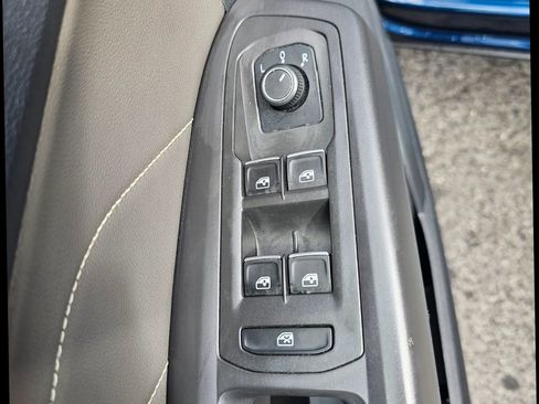 Used 2022 Volkswagen Atlas Cross Sport SE image 11