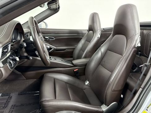 Certified 2017 Porsche 911 Carrera 4 AWD/4WD image 5