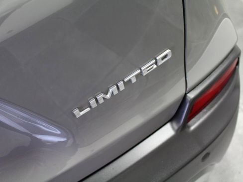 Used 2021 Jeep Cherokee Limited w/ Elite Package AWD/4WD image 33