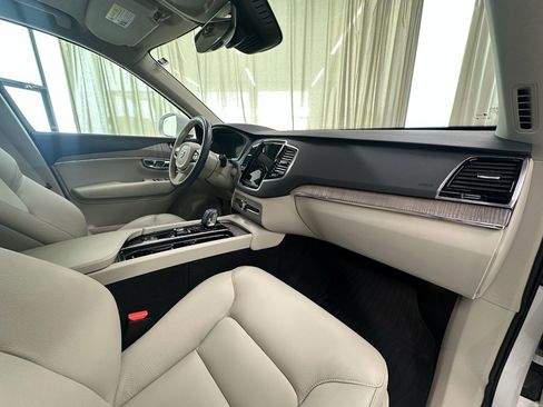 Used 2024 Volvo XC90 B6 Plus w/ Protection Package Premier image 17