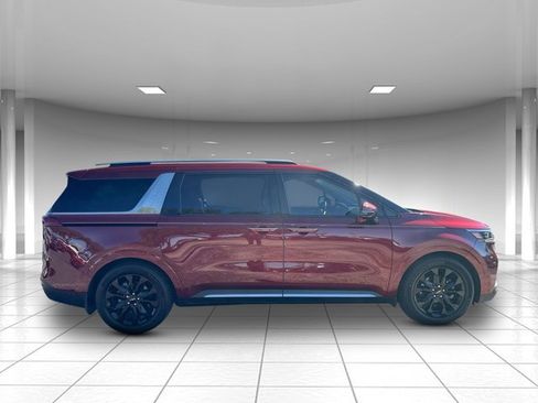 Used 2024 Kia Carnival SX Prestige image 2
