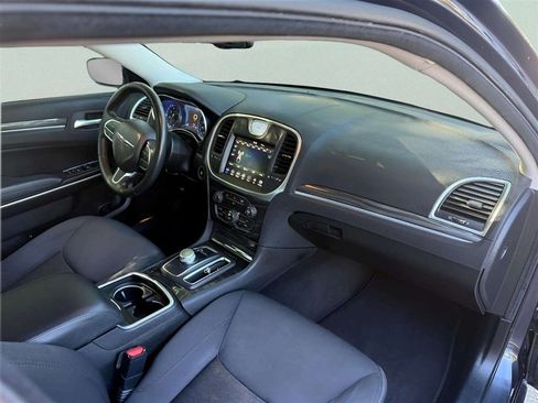 Used 2019 Chrysler 300 Touring w/ Sport Appearance Package RWD image 15