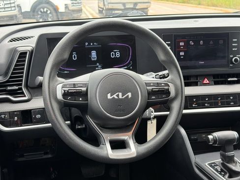 Used 2025 Kia Sportage LX FWD image 23
