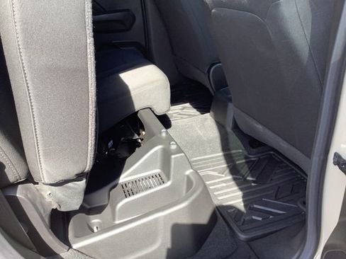 Used 2024 Chevrolet Colorado W/T image 33