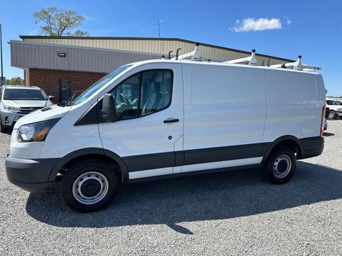 Used 2017 Ford Transit 250 130 Low Roof image 1
