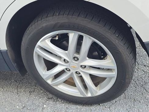 Used 2019 Chevrolet Equinox Premier FWD image 22