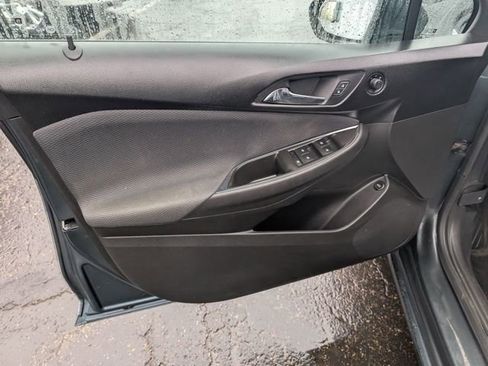 Used 2017 Chevrolet Cruze LT image 14