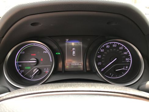 Used 2023 Toyota Camry SE w/ Convenience Package FWD image 16