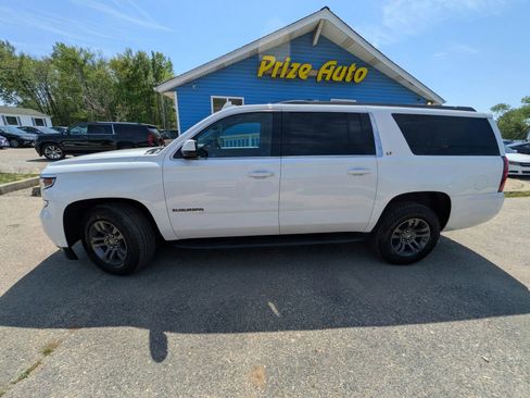 Used 2018 Chevrolet Suburban LT image 2