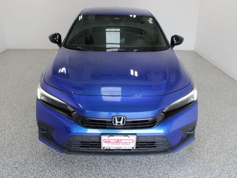 Used 2023 Honda Civic Sport image 3