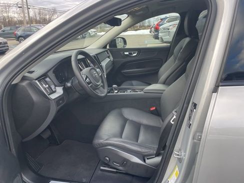Certified 2025 Volvo XC60 B5 Plus image 8