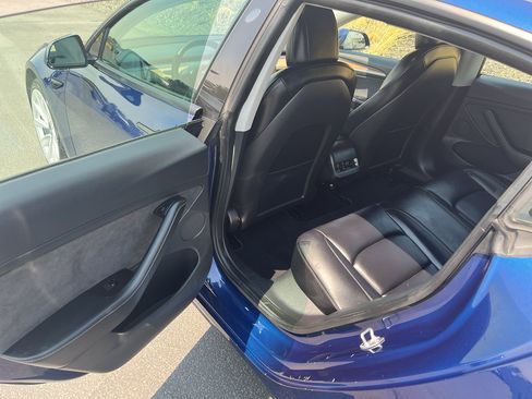Used 2022 Tesla Model 3 Long Range AWD/4WD image 12