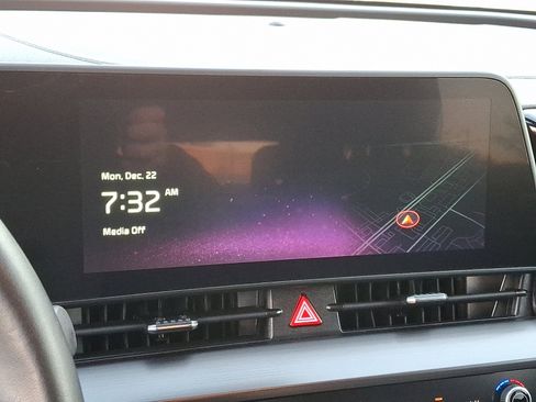 Used 2023 Kia Sportage EX image 24