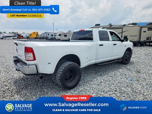 Used 2023 RAM 2500 Tradesman w/ Chrome Appearance Group AWD/4WD image 4